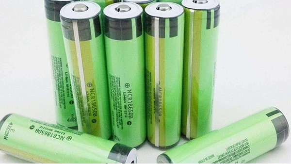 深圳鋰電池回收廠家淺談：兩種電池充電方式的優(yōu)劣勢(shì)